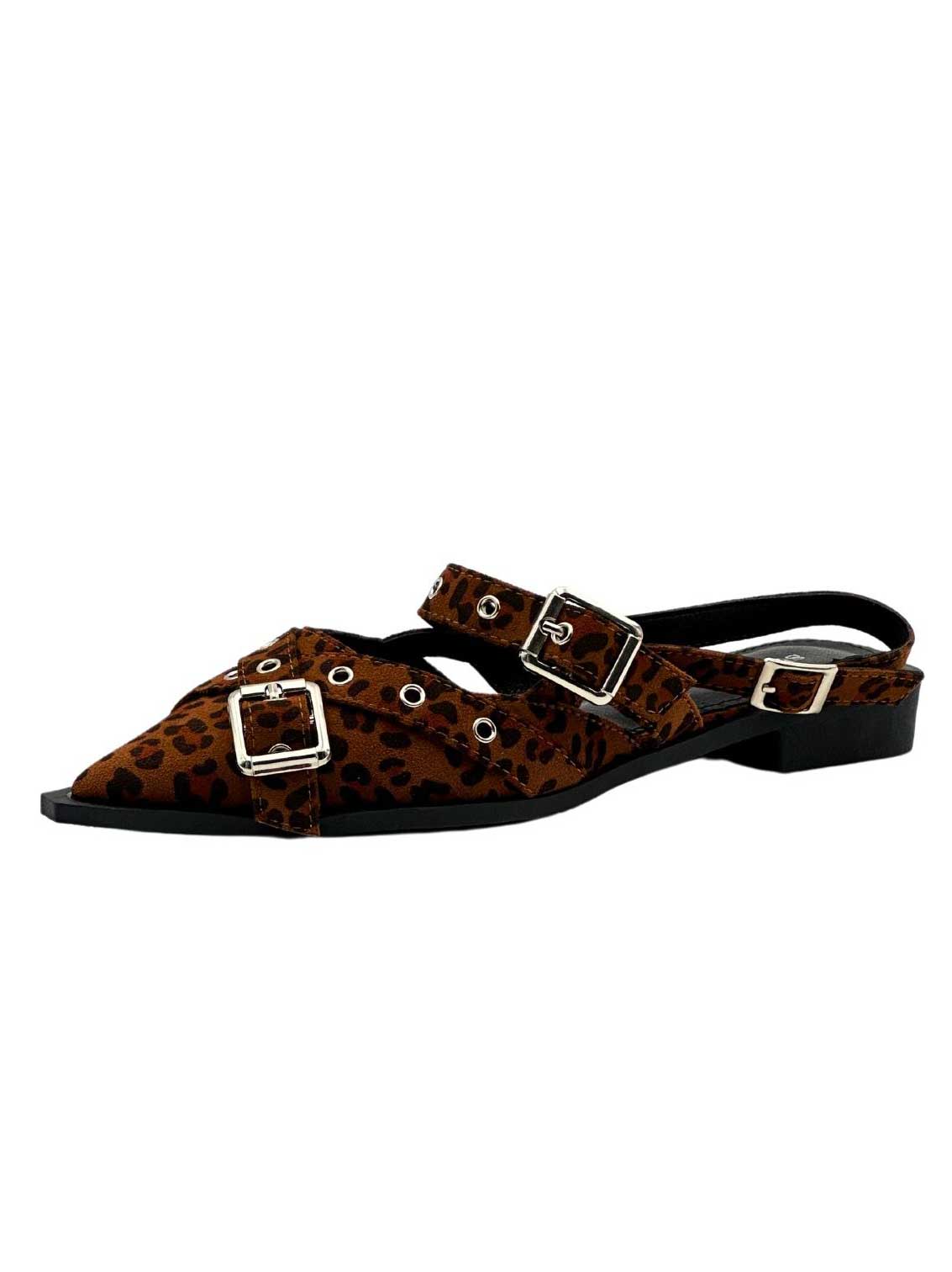 Kelsey - Spetsig sandal med spännen